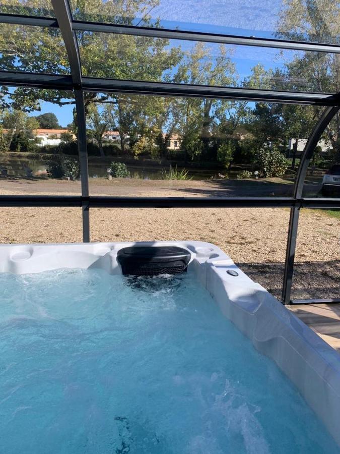 Maison Avec Jacuzzi Proche Plages Avrillé 외부 사진